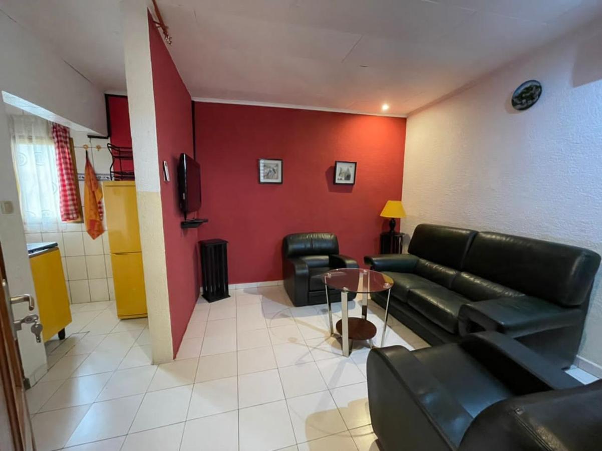 Homestay Studio Yaounde Exterior photo