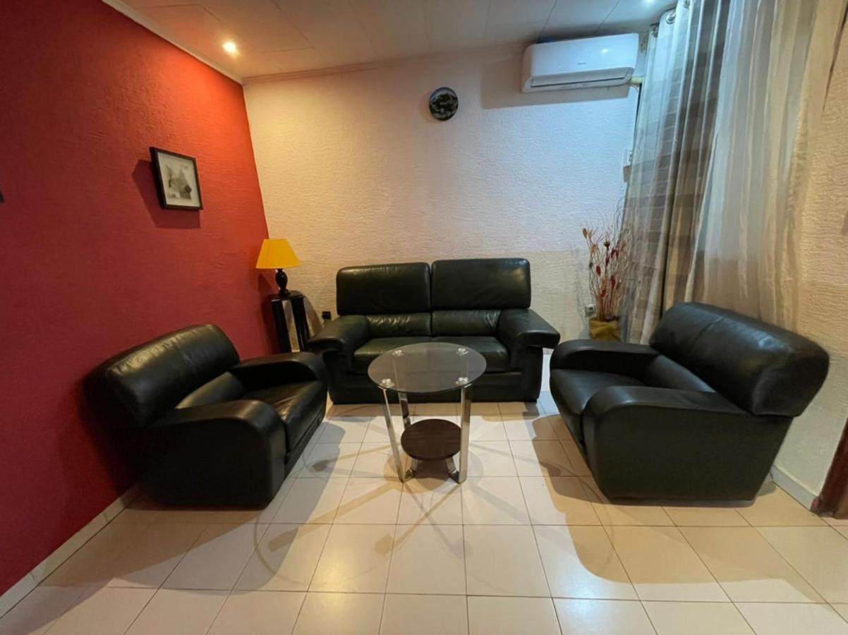 Homestay Studio Yaounde Exterior photo